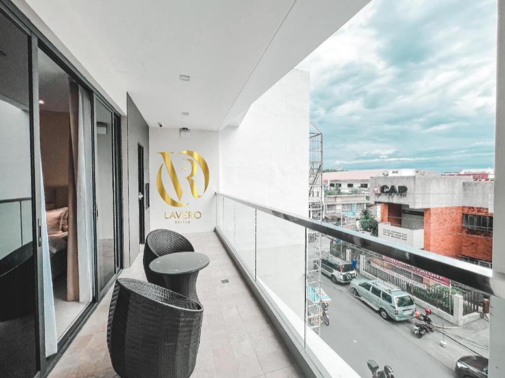 Lavero Suites Kalibo Exterior foto