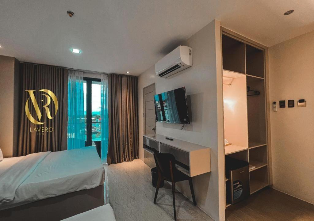 Lavero Suites Kalibo Exterior foto