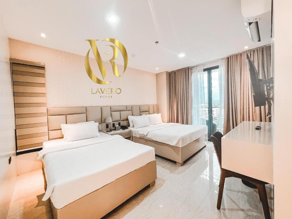 Lavero Suites Kalibo Exterior foto