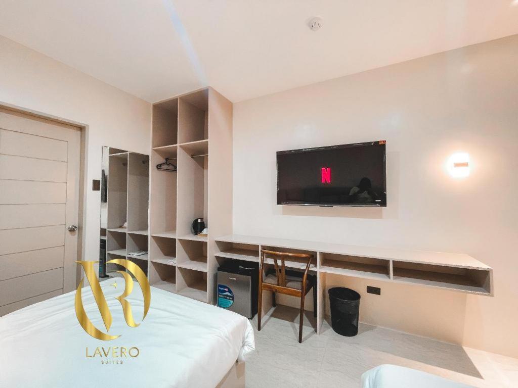 Lavero Suites Kalibo Exterior foto