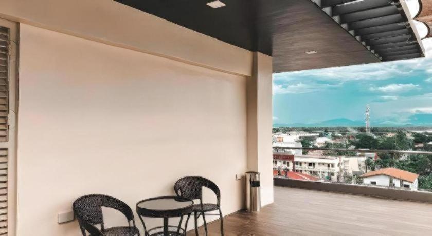 Lavero Suites Kalibo Exterior foto